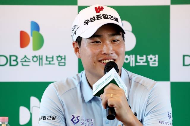 13일 강원도 춘천시 라비에벨CC 올드코스에서 열린 KPGA투어 시즌 개막전 DB손해보험 프로미오픈 3라운드에서 1타 차 공동 2위에 자리하며 생애 첫 승 기회를 잡은 이규민. KPGA