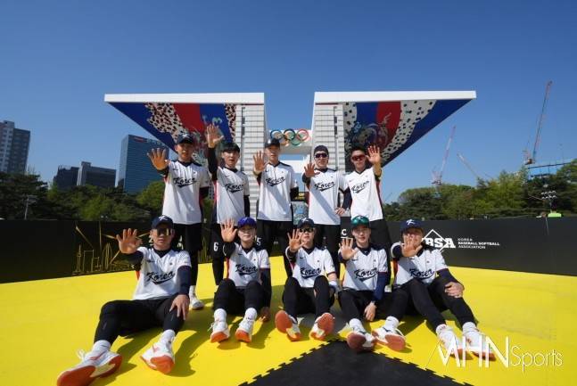 서전을 승리로 장식한 대한민국 베이스볼5 국가대표팀. 사진=KBSA 제공