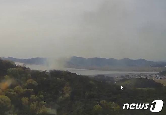 14일 오후 4시 42분 충남 보령시 요암동의 한 야산에서 산불이 났다.(산림청 제공)