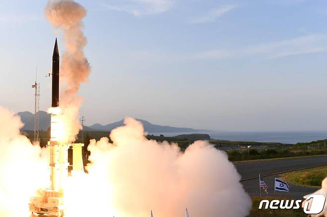 이스라엘이 개발한 고고도 요격체계 애로우3이 2019년 7월 미국 알래스카에서 성능 시험을 받는 모습. 2019.07.28. ⓒ 로이터=뉴스1 ⓒ News1 김성식 기자