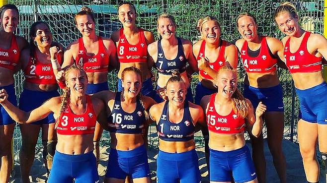 유럽 비치핸드볼 선수권대회에 반바지를 입고 출전한 노르웨이 팀(사진=@NORhandball 트위터)