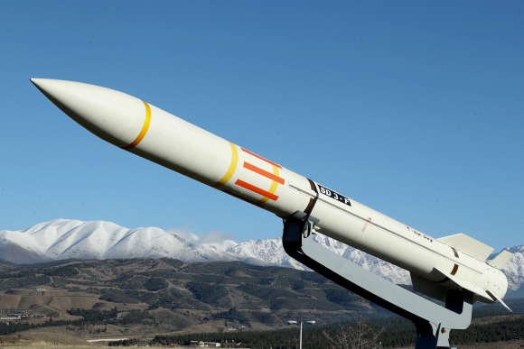 이란 테헤란에서 전시된 이란 미사일. 이란 국방부 제공. 2024. 02. 17 로이터 연합뉴스