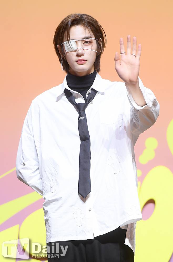 보이넥스트도어