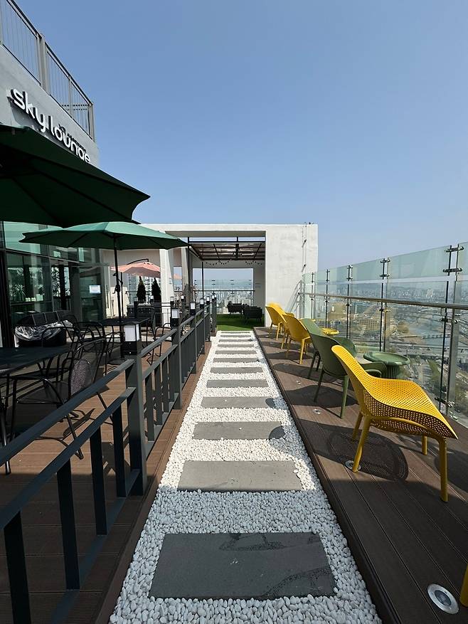 스카이라운지 전경(독자 제공).