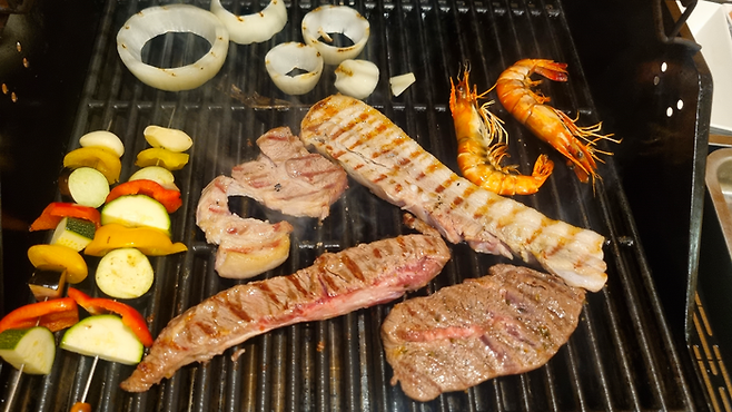 대부분 국내산 재료를 이용하는 고급(프리미엄) 바비큐 정식 / 사진=스위트호텔 남원