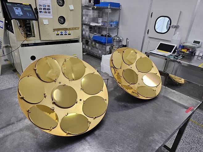 시지트로닉스 공장에서 도금된 웨이퍼./사진=진영기 한경닷컴 기자