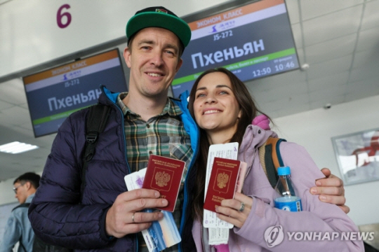 북한 관광 떠나는 러시아인들타스연합뉴스