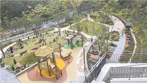 산‵수유에서 바라본 '빨래골 숲어울쉼터' [강북구 제공. 재판매 및 DB 금지]