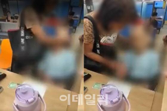 브라질에서 죽은 삼촌의 시신을 휠체어에 태워 450만원 가량의 대출을 시도한 여성.(사진=브라질 방송 G1 홈페이지 갭처)