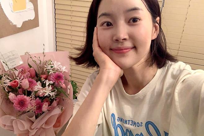부산지방검찰청 검사와 25살에 결혼해 11년만에 출산한 여배우 | 셀럽스케치