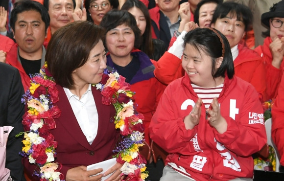 나경원(왼쪽) 서울 동작을 당선인과 그의 딸 김유나씨. 나경원 페이스북