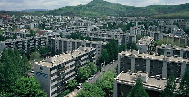 2000년 촬영한 잠실주공아파트 단지 전경. 서울시의 주공아파트 ‘재건축 흔적 남기기’는 재건축조합의 버티기와 시정 기조 변화로 무산됐다. 구글맵·서울연구데이터서비스