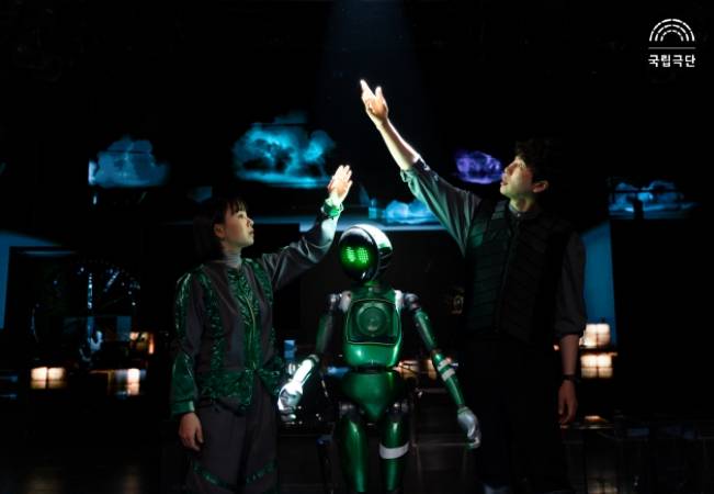 "A Thousand Blues," a play adaptation by the National Theater Company of Korea (National Theater Company of Korea)