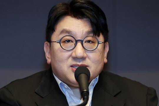 방시혁 하이브 이사회 의장이 15일 오전 서울 중구 프레스센터에서 열린 관훈포럼에 참석해 K-POP의 미래에 대해 기조연설을 하고 있다. 뉴시스