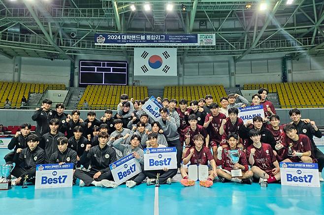 사진 2024 대학핸드볼통합리그 남자대학 1부에서 입상한 경희대, 강원대, 한국체대, 사진 제공=대한핸드볼협회