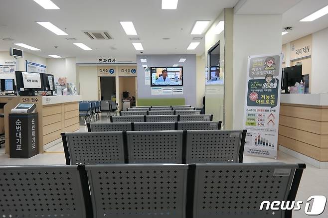 한 대학병원의 텅 빈 안과 외래 사진.2024.4.5./뉴스1 ⓒ News1 임양규 기자