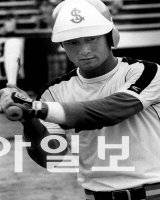 삼성 선수 시절의 김용국. 국가대표로 LA 올림픽에도 출전했다. 동아일보 DB