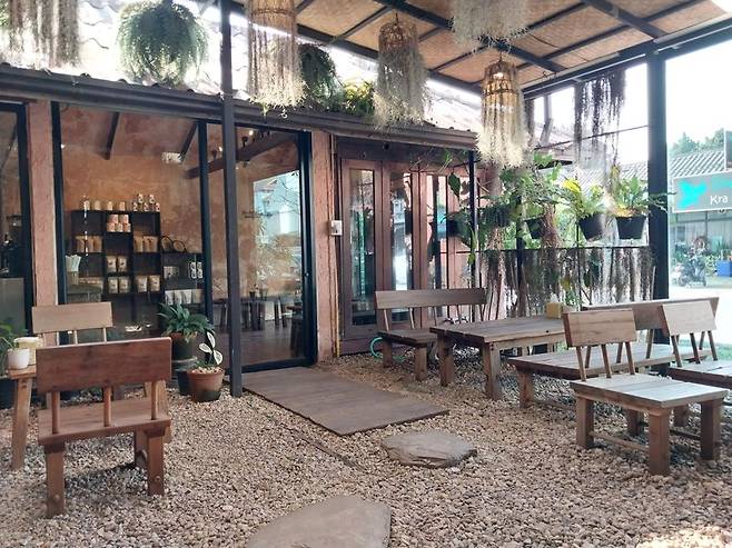 아가페 카페의 인테리어.