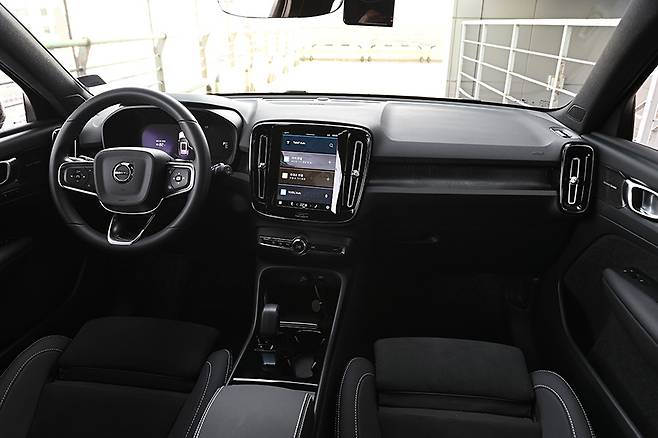 볼보 XC40 리차지. 김학수 기자