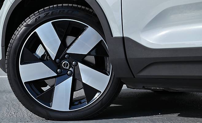 볼보 XC40 리차지. 김학수 기자