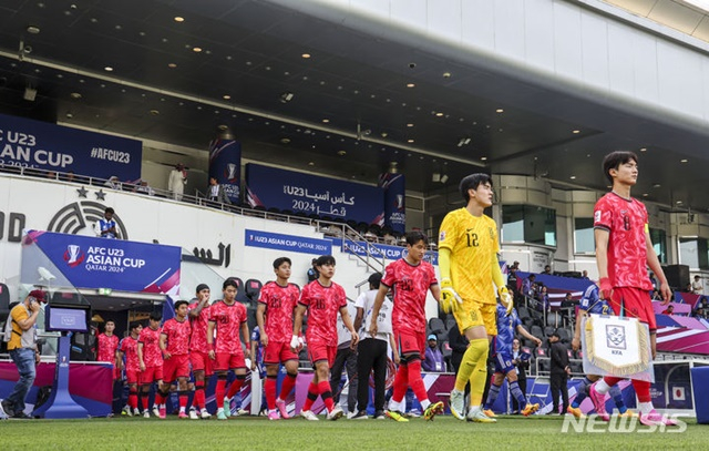 경기 전 입장하는 한국 선수단. /사진=뉴시스 제공