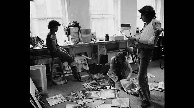 다큐멘터리 '힙노시스: LP 커버의 전설' 한 장면. [티캐스트 제공. 재판매 및 DB 금지]