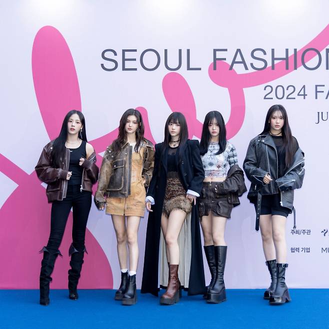 사진: 2024FW 패션위크 포토콜 뉴진스