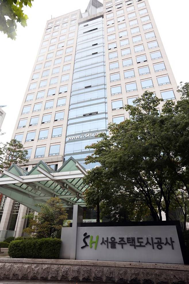 서울주택도시공사(SH공사)가 올해 반지하 주택 및 신축매입약정 유형 외 기존 아파트, 전세사기주택 등 신규 유형을 추가해 약 4000가구를 매입한다.ⓒSH공사