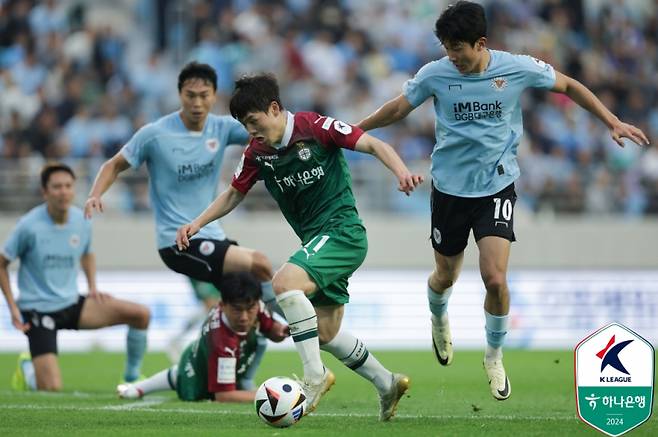 지난 21일 대구 DGB 대구은행파크에서 열린 대구FC와 대전하나시티즌 경기 모습. 사진=프로축구연맹