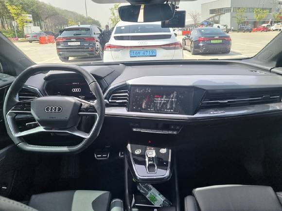 Q4 스포트백 e-트론 1열. [사진=홍성효 기자]