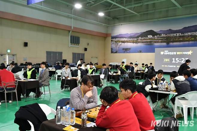 쿼터제 릴레이 대국으로 진행하는 KB국민은행 챌린지 바둑리그. 쿠키뉴스 자료사진