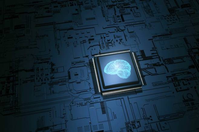 KAIST와 한양대 공동 연구팀이 1년 이상 사용할 수 있는 다기능성 신경 인터페이스를 개발했다. 뇌 관련 전자 디바이스를 나타낸 이미지. 게티이미지뱅크