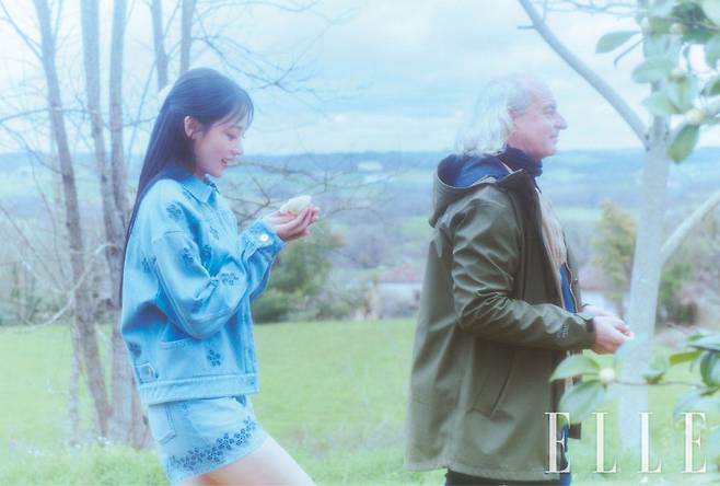 약 5ha에 달하는 엄청난 규모의 식물원에서 만난 민지와 쟝 토비. 쟝 토비는 이곳에서 5대째 식물을 재배하며 희귀 품종 보존에 힘쓰고 있다.