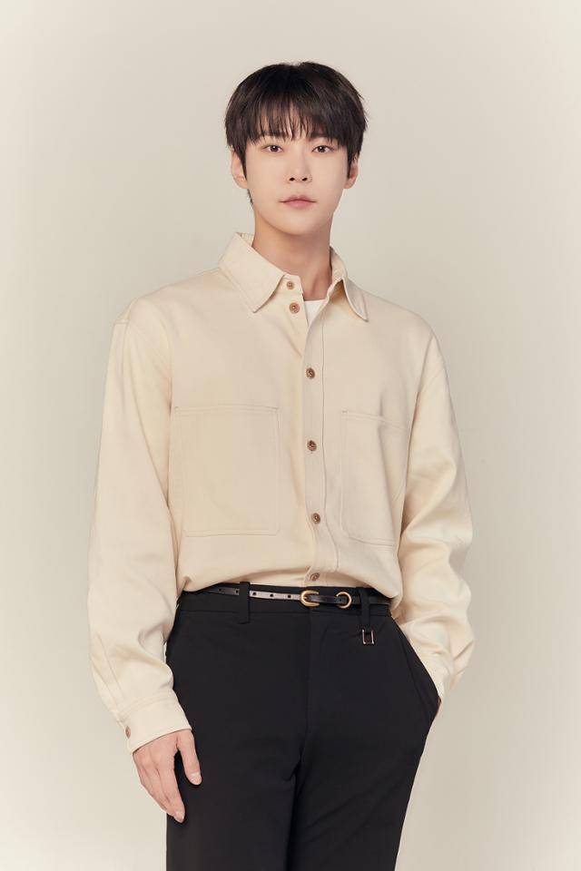 도영은 데뷔 8년 만에 첫 솔로 앨범을 발매했다. SM엔터테인먼트 제공