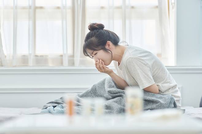 빈속에 진통제를 먹어야 한다면 이부프로펜보다 아세트아미노펜 성분이 낫다./사진=게티이미지뱅크