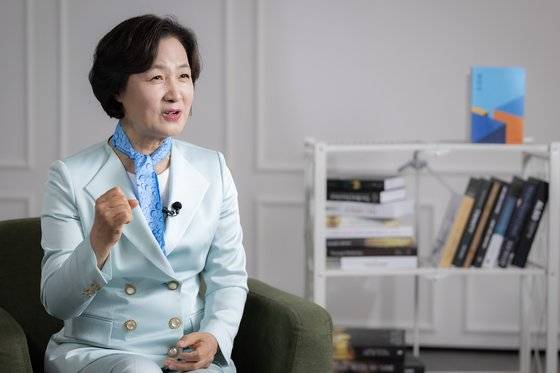 추 당선인이 23일 선거 결과에 대해 "국정 방향에 위기감을 느낀 국민들이 기댈 곳은 국회밖에 없다고 생각해 범야권의 손을 들어준 것이다"고 말했다. 전민규 기자