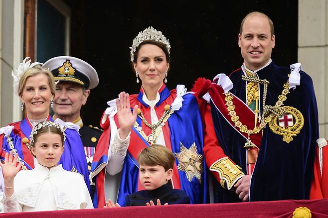 2023년 5월 찰스 3세 대관식 당시 왕세자 가족과 케이트 미들턴 왕세자빈(가운데). AP연합뉴스