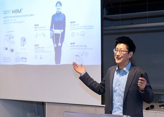 WIRobotics CEO and Chief Technology Officer Kim Yong-jae speaks at a press conference in Seoul on Wednesday. (WIRobotics)