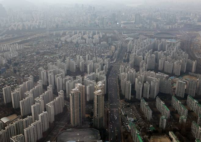 올 1월 전국 아파트 매매거래량(3만2111건) 중 85㎡ 이하 중소형 아파트 거래량은 2만9072건으로 90.53%를 차지했다. /사진=뉴스1