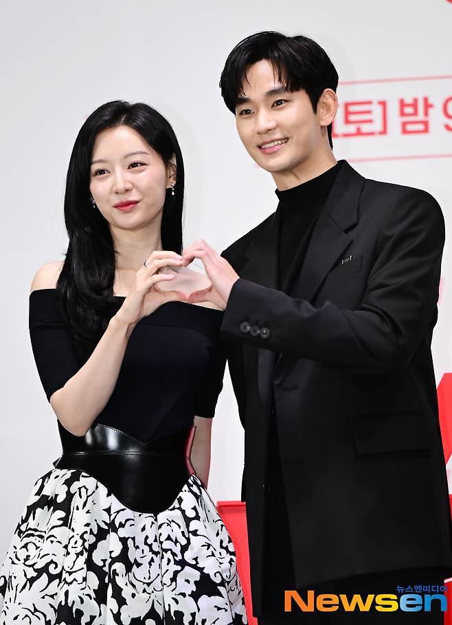 왼쪽부터 김지원 김수현/뉴스엔DB