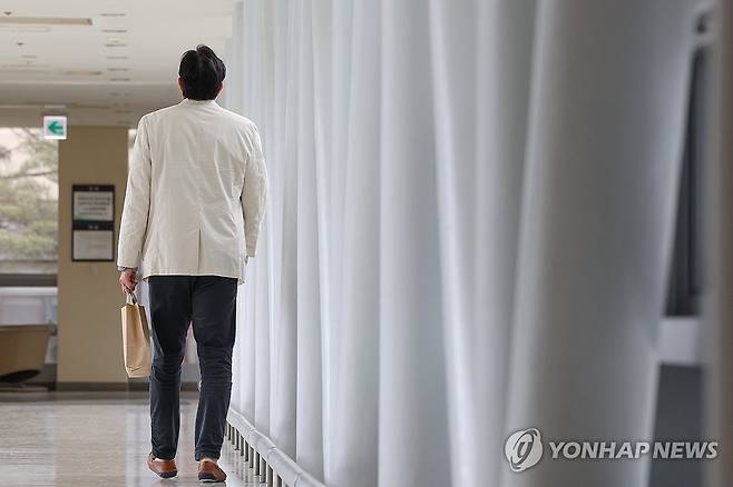 끝나지 않는 의정갈등 (서울=연합뉴스) 신현우 기자