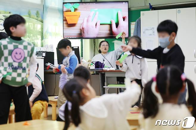 8일 서울 은평구 갈현초등학교에서 늘봄교실이 운영되고 있다. 2024.3.8/뉴스1 ⓒ News1 민경석 기자