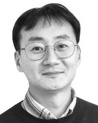 이관후 정치학자