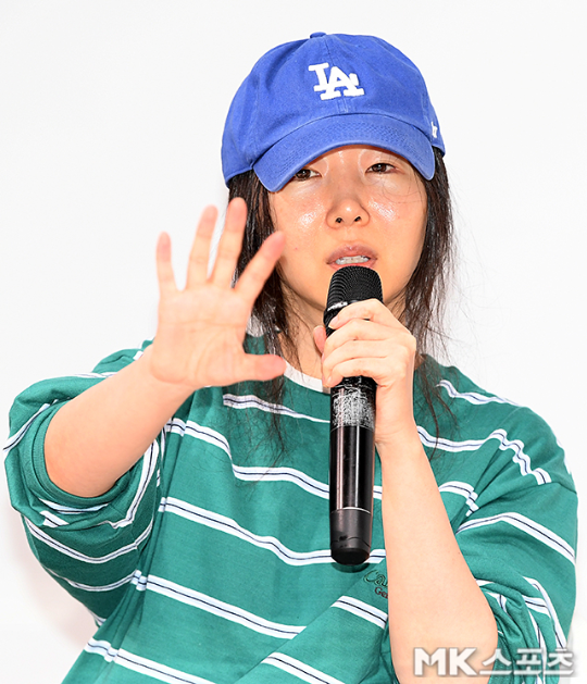 민희진 대표의 기자회견 직후 그가 입은 옷과 모자가 품절됐다.사진=천정환 기자