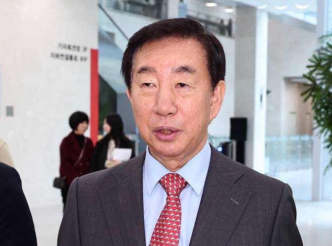 김성태 국민의힘 서울특별시당 강서을 당원협의회 위원장이 나경원-이철규 국민의힘 의원의 연대에 대해 "섣부른 이야기"라고 말했다. 사진은 김 위원장이 지난 2월14일 서울 여의도 국회에서 공천 관련 기자회견을 마친 뒤 소통관을 나서는 모습. /사진=뉴스1