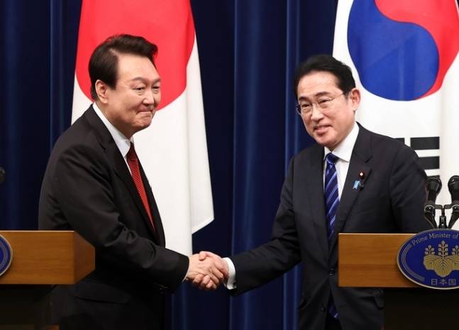 윤석열 대통령과 기시다 후미오 일본 총리. 뉴시스