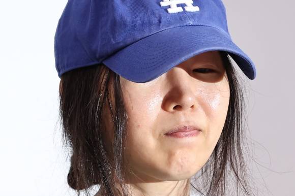 굳은 표정의 민희진 어도어 대표 - 민희진 어도어 대표가 25일 오후 서울 서초구 한국컨퍼런스센터에서 입장 발표 기자회견 중 굳은 표정을 하고 있다. 2024.4.25  연합뉴스