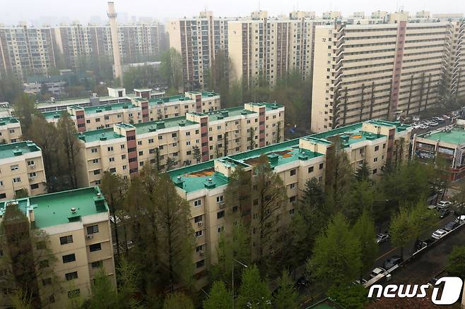 서울 강남구 압구정동 아파트 단지 모습. 2023.4.6/뉴스1 ⓒ News1 민경석 기자