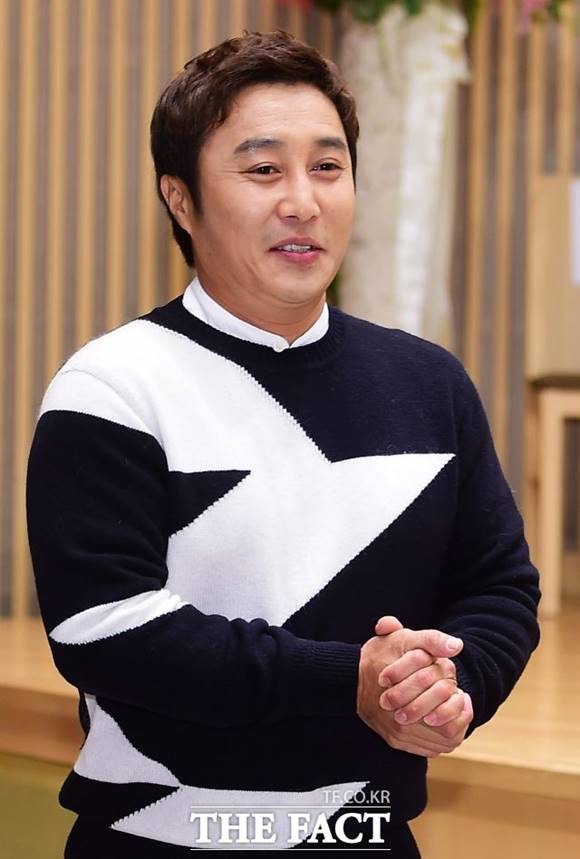 SBS가 새 예능 '정글밥' 론칭 소식을 알린 가운데 개그맨 김병만이 아이디어 도용을 주장하며 서운함을 토로했다. /더팩트 DB