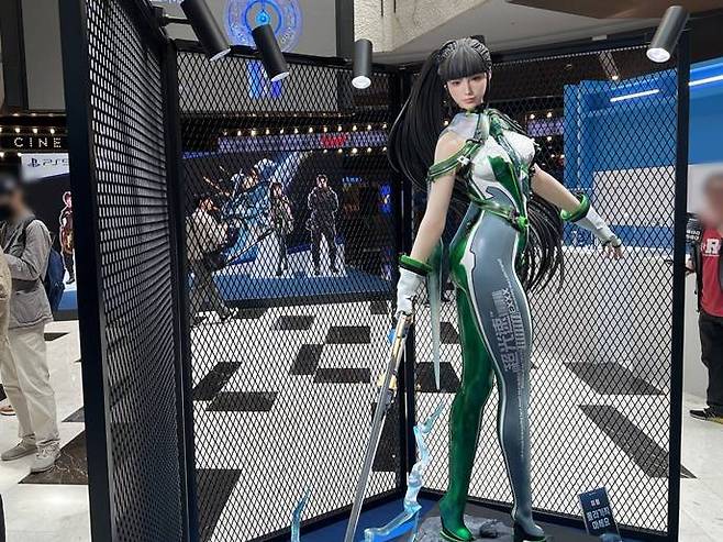 스텔라 블레이드 이브 스태츄